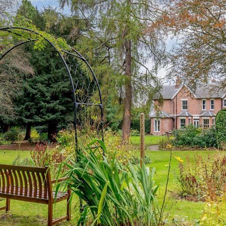 Bed and Breakfast Claridge House Lingfield Exterior foto