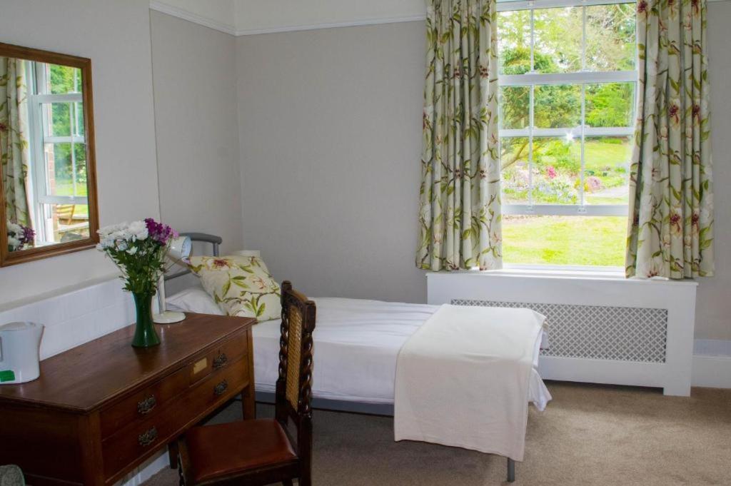 Bed and Breakfast Claridge House Lingfield Exterior foto
