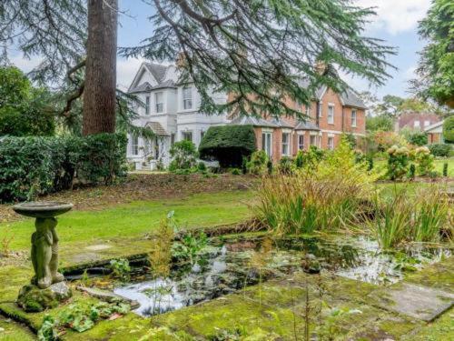 Bed and Breakfast Claridge House Lingfield Exterior foto
